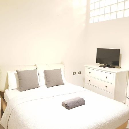 Apartment 5Min From Milan Central Station Buitenkant foto